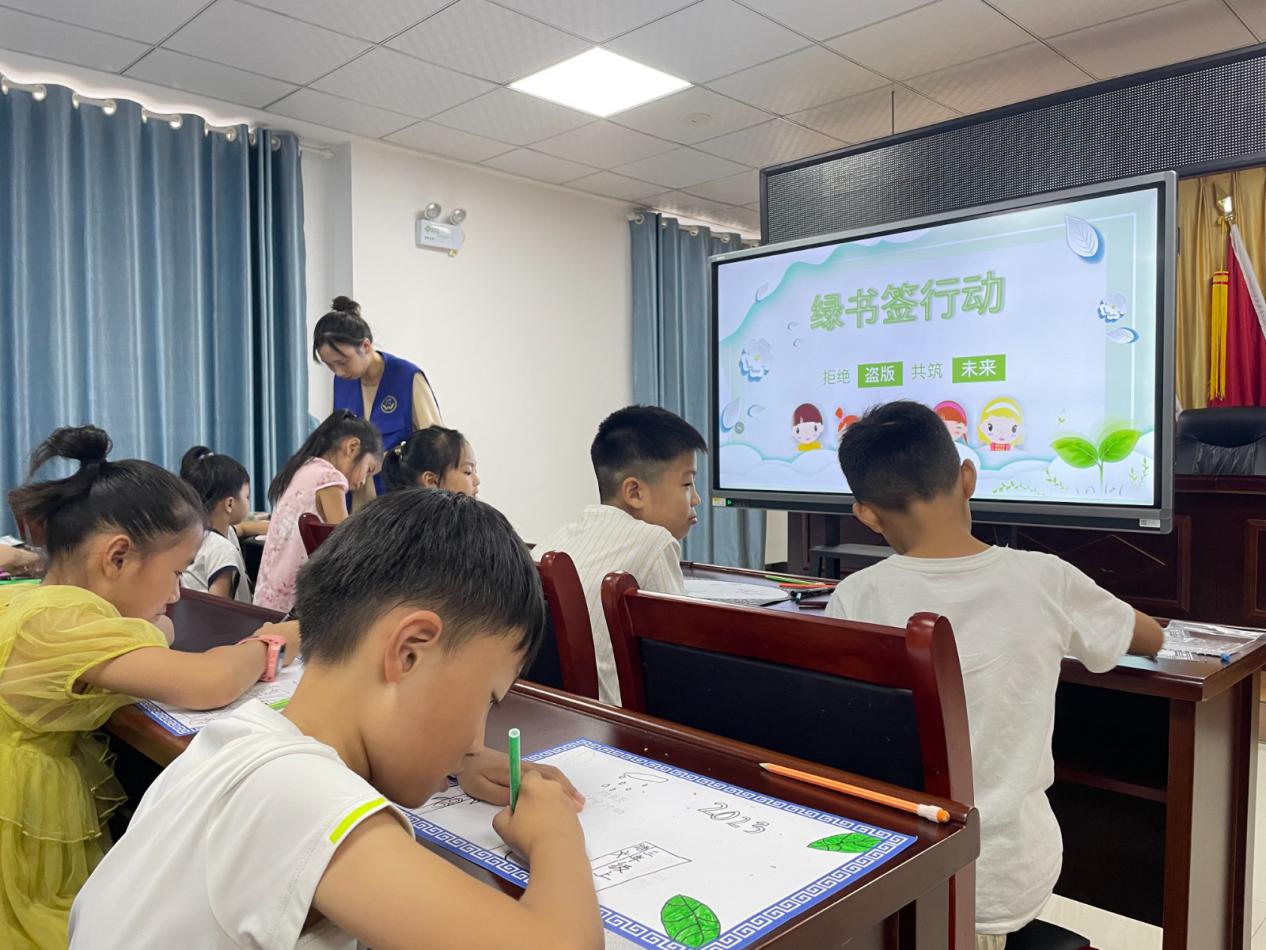 長(zhǎng)豐（雙鳳）共和城社區(qū)：“以愛之名+護(hù)苗成長(zhǎng)”手繪綠書簽活動(dòng)+(1)