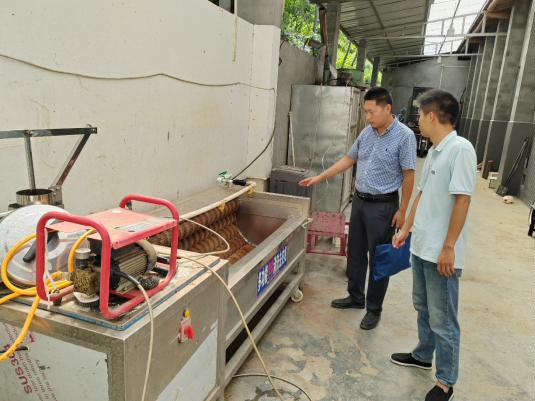 D:\2023項(xiàng)目申請\2023省農(nóng)機(jī)產(chǎn)業(yè)技術(shù)體系\7-8 月活動(dòng)\7.19-20安康調(diào)研\(zhòng)農(nóng)機(jī)合作社\15dae58d3fa63a03460112737756c28.jpg