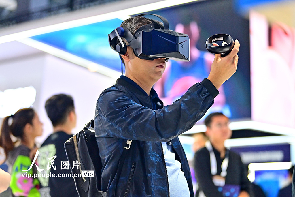 江西南昌：2023世界VR产业大会举行