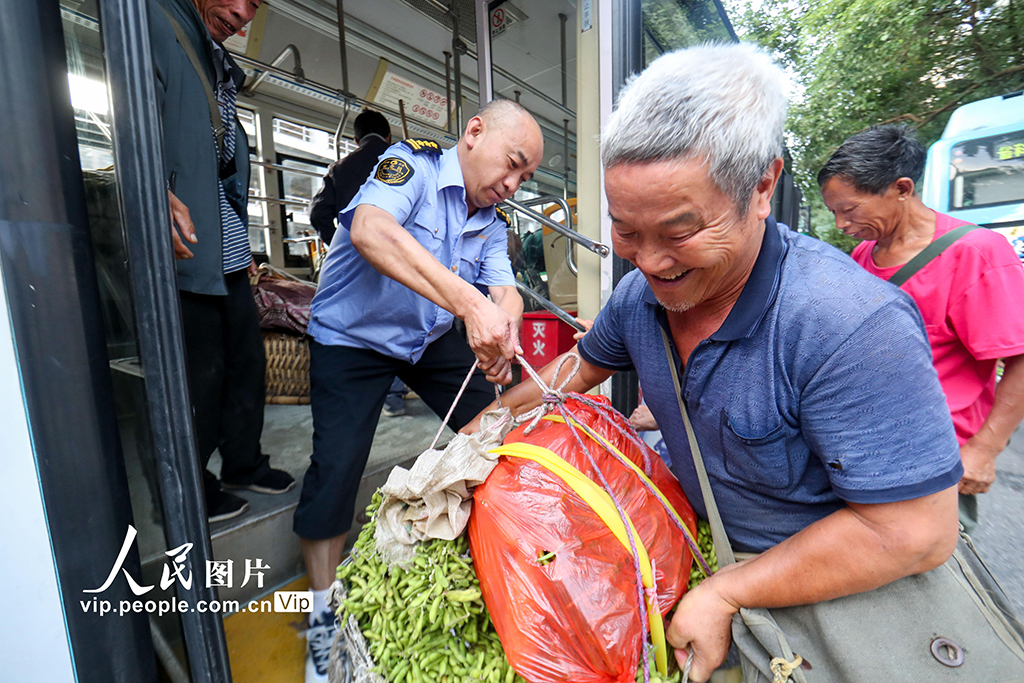 貴州貴陽(yáng)：“惠農(nóng)專(zhuān)線(xiàn)” 暖心助農(nóng)【7】