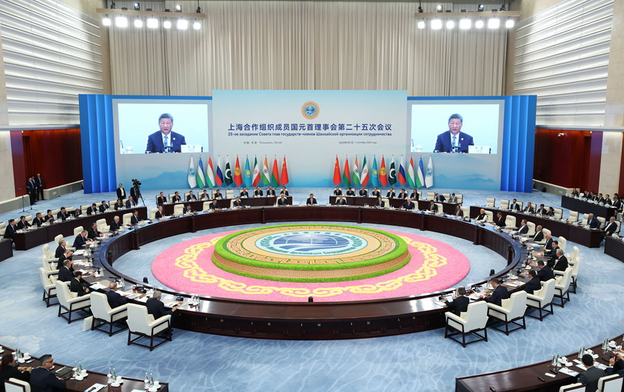 9月1日上午，上海合作組織成員國元首理事會第二十五次會議在天津梅江會展中心舉行。中國國家主席習(xí)近平主持會議并發(fā)表題為《牢記初心使命　開創(chuàng)美好未來》的重要講話。