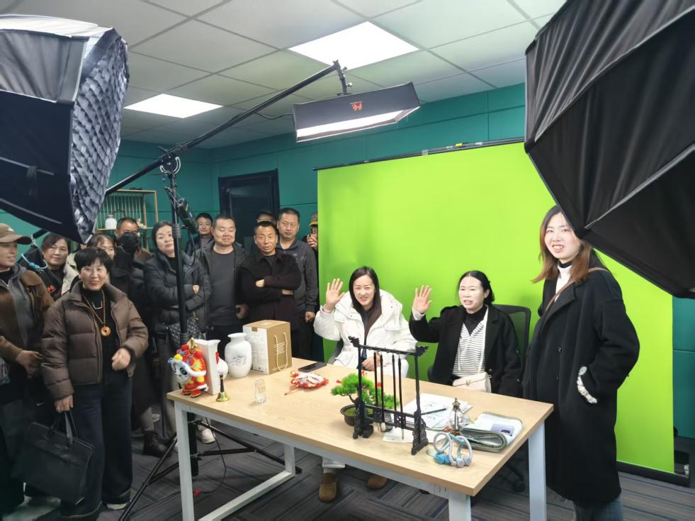 58c3c4148225d8570fdb8eeb33478bfb