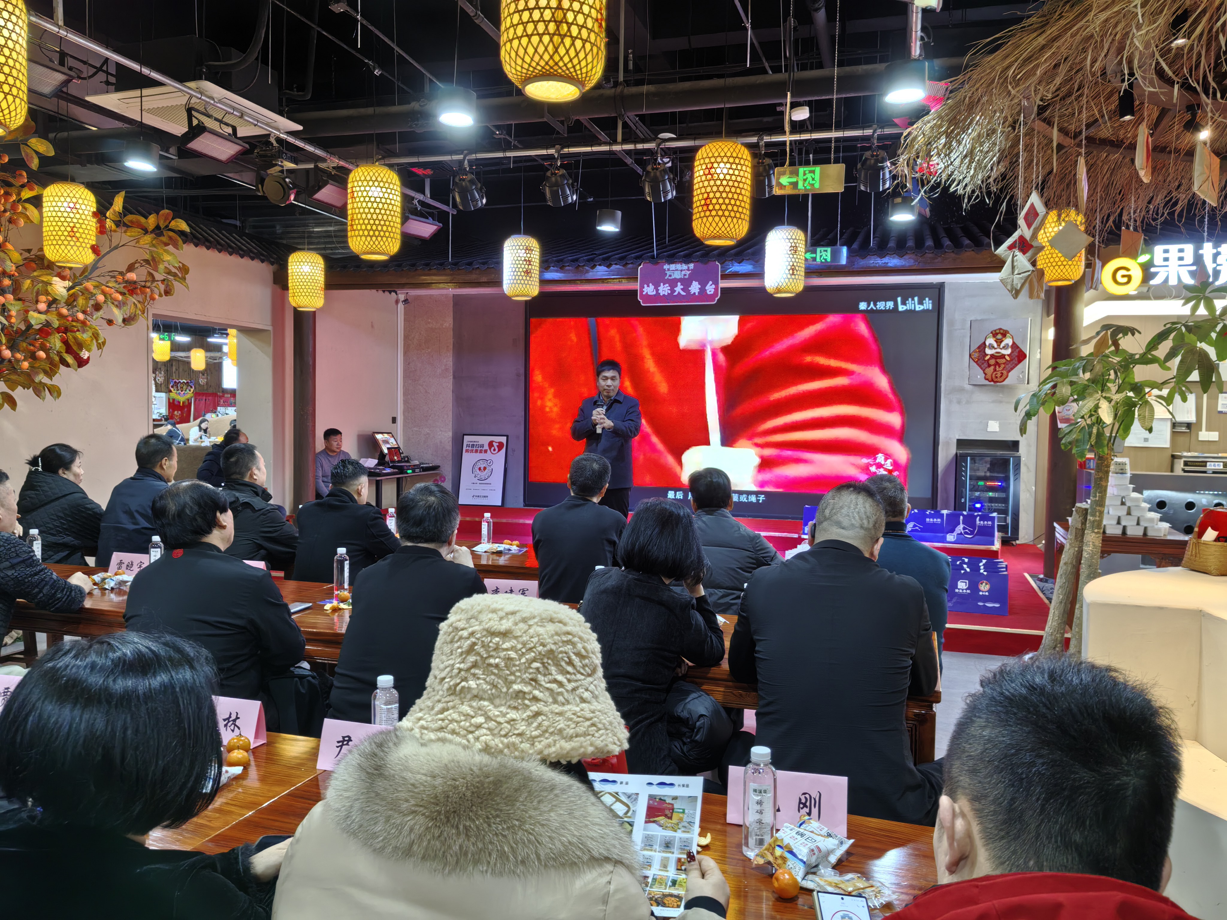 deaa18bc731a2f73dc0fedcc3998e561