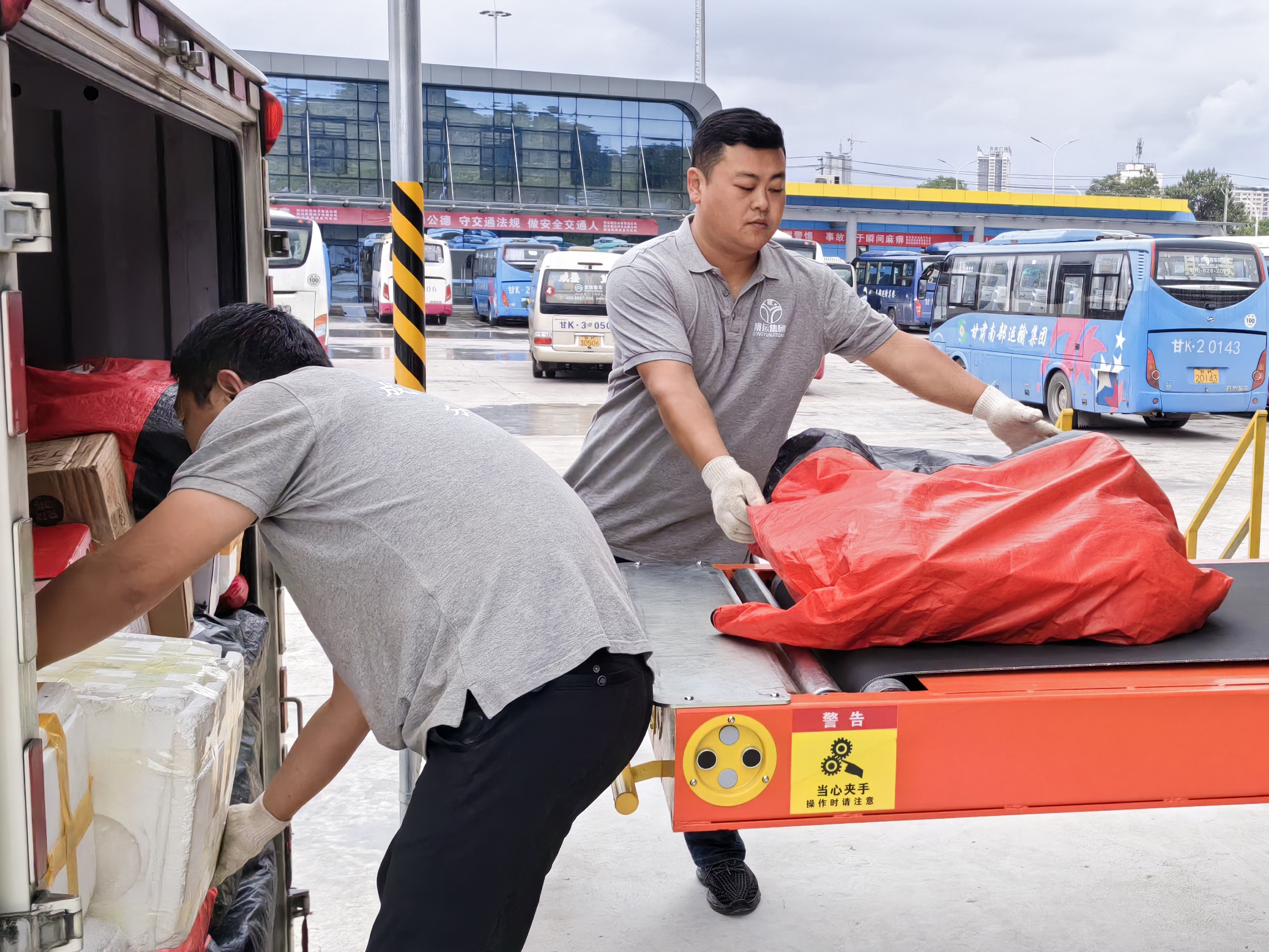 汽車站寄遞包裹分揀中心分揀業(yè)務(wù)