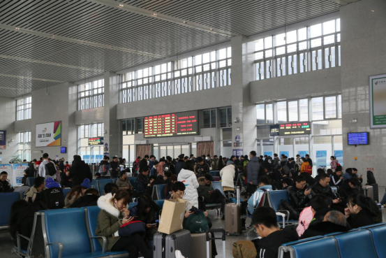 春运首日  杨凌掀起新年返乡热潮755