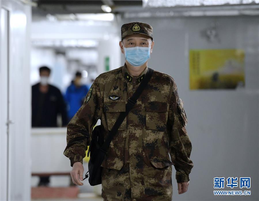 （新华全媒头条·图文互动）（2）兵者勇武 医者仁心——记解放军感染病防控专家毛青